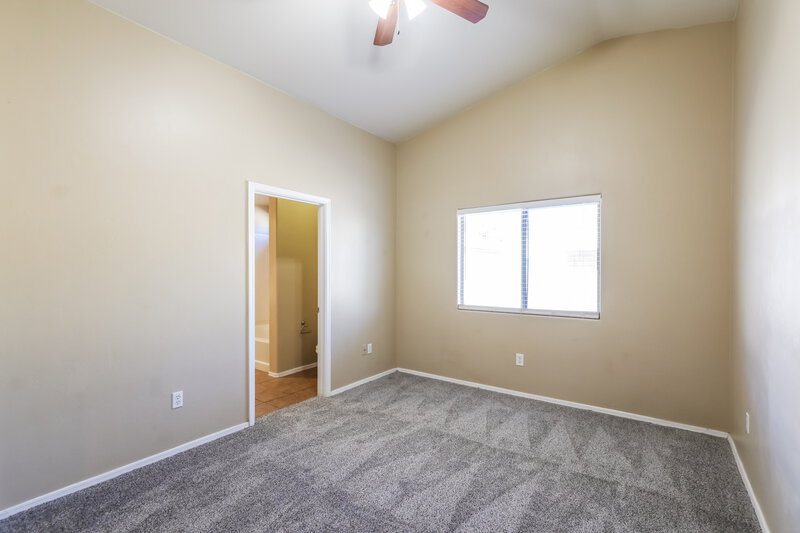 1,600/Mo, 7016 W DuPont Way Tucson, AZ 85757 Main Bedroom View 2