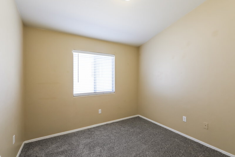 1,600/Mo, 7016 W DuPont Way Tucson, AZ 85757 Bedroom View 2