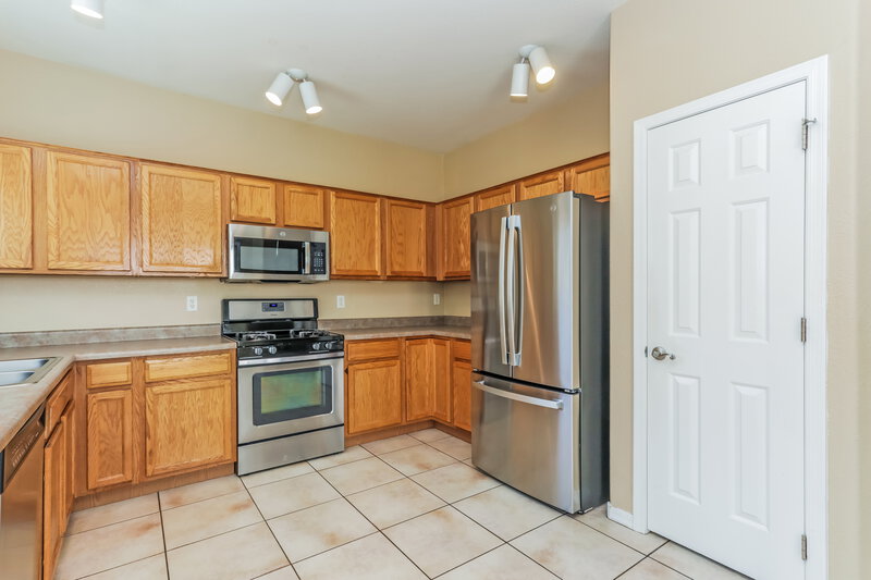 1,775/Mo, 49 W Camino Rancho Palomas Sahuarita, AZ 85629 Kitchen View