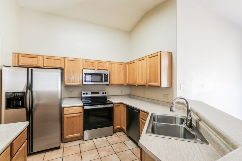 1,595/Mo, 10179 E Paseo Juan Tabo Tucson, AZ 85747 Kitchen View 2