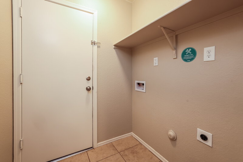 1,745/Mo, 1774 W Summer Dawn Dr Tucson, AZ 85746 Laundry Room View