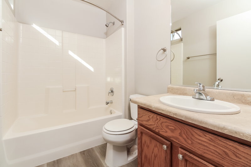 1,685/Mo, 6885 S Creek Run Ave Tucson, AZ 85756 Main Bathroom View