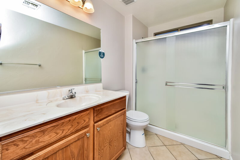 2,320/Mo, 6999 S Camino Secreto Tucson, AZ 85746 Bathroom View