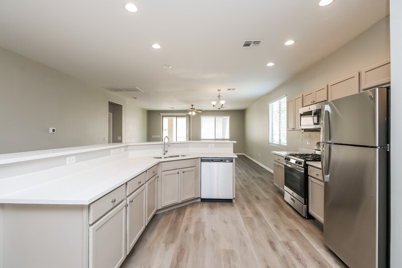 2,350/Mo, 60664 E Eagle Mountain Dr Tucson, AZ 85739 Kitchen View 2