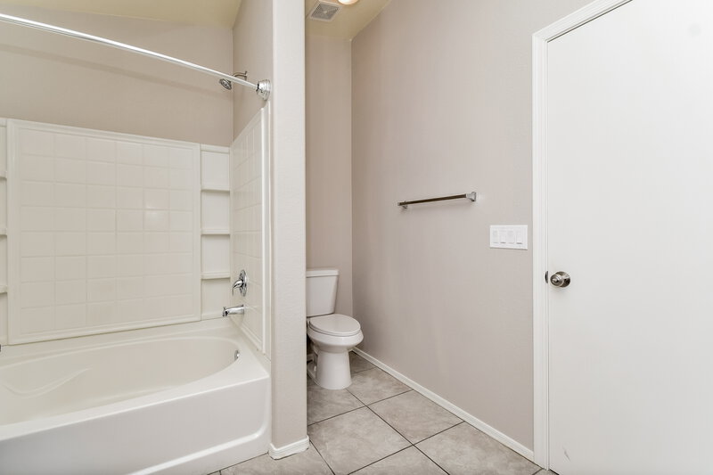 1,725/Mo, 6375 W Velvet Senna Dr Tucson, AZ 85757 Main Bathroom View