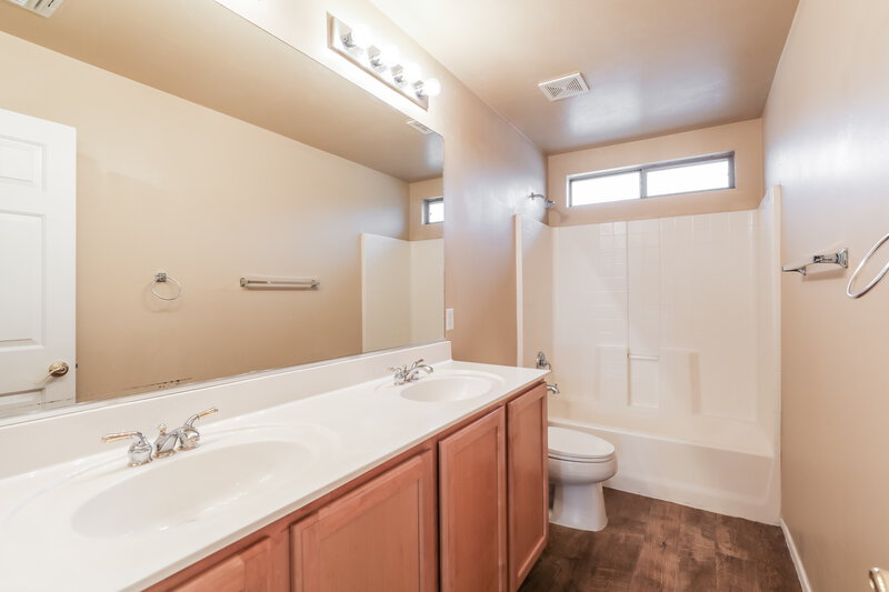 2,115/Mo, 12890 N Pocatella Dr Marana, AZ 85653 Bathroom View