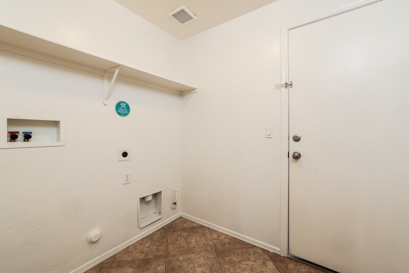 2,290/Mo, 12677 E Nona Ln Vail, AZ 85641 Laundry Room View