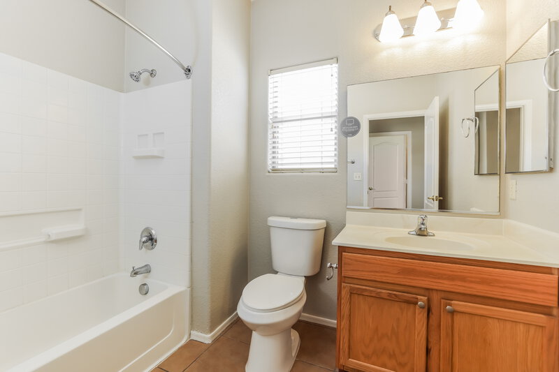 1,775/Mo, 3430 W Avenida Bonita Tucson, AZ 85746 Bathroom View
