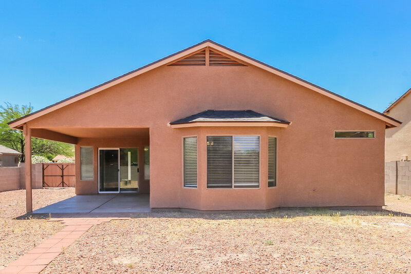 2,850/Mo, 7479 S Brackenbury Dr Tucson, AZ 85746 Rear View