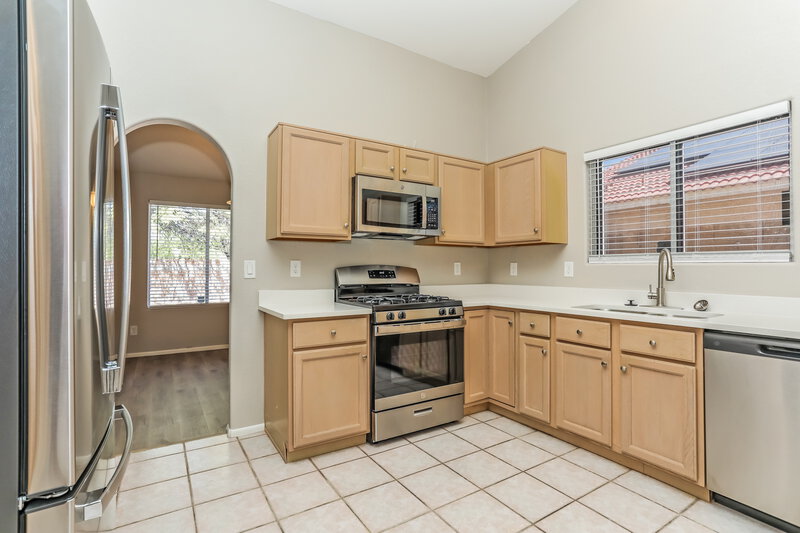 2,225/Mo, 9183 E Elderberry St Tucson, AZ 85747 Kitchen View 2