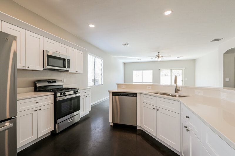 1,895/Mo, 5238 S Camino Laguna Seca Tucson, AZ 85706 Kitchen View