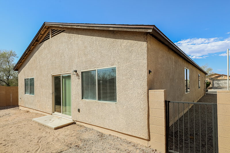 1,895/Mo, 5238 S Camino Laguna Seca Tucson, AZ 85706 Rear View