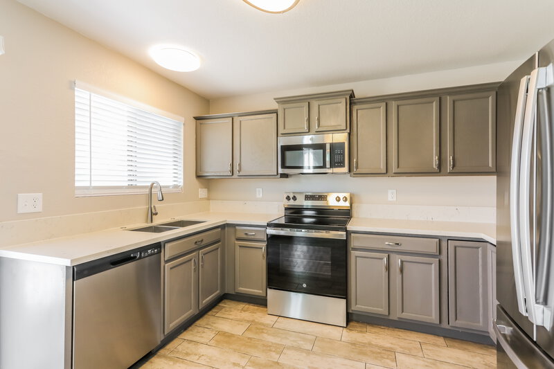 2,000/Mo, 2385 W Rau River Rd Tucson, AZ 85705 Kitchen View 2