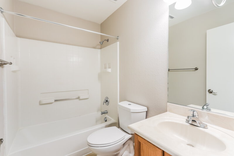 2,000/Mo, 2385 W Rau River Rd Tucson, AZ 85705 Bathroom View