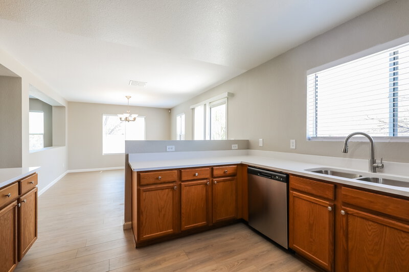 1,775/Mo, 6101 S Earp Wash Ln Tucson, AZ 85706 Kitchen View 2