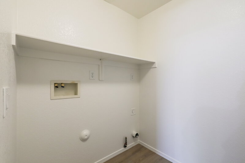 1,775/Mo, 6101 S Earp Wash Ln Tucson, AZ 85706 Laundry Room View