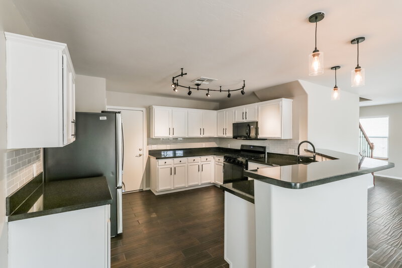 1,730/Mo, 6907 S Goshawk Dr Tucson, AZ 85756 Kitchen View