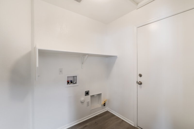 1,575/Mo, 3295 S Rainburst Pl Tucson, AZ 85713 Laundry Room View