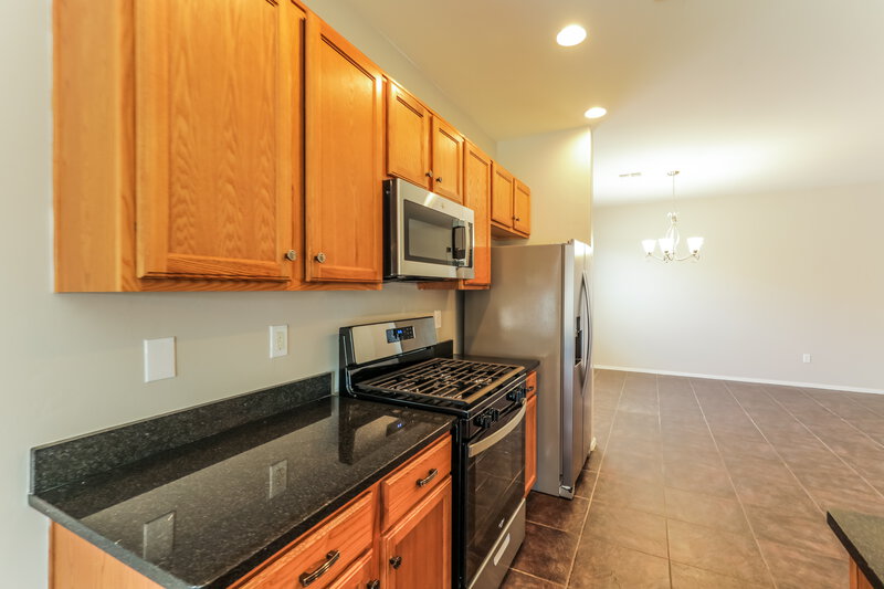 1,825/Mo, 7258 S Millers Tale Dr Tucson, AZ 85756 Kitchen View 3