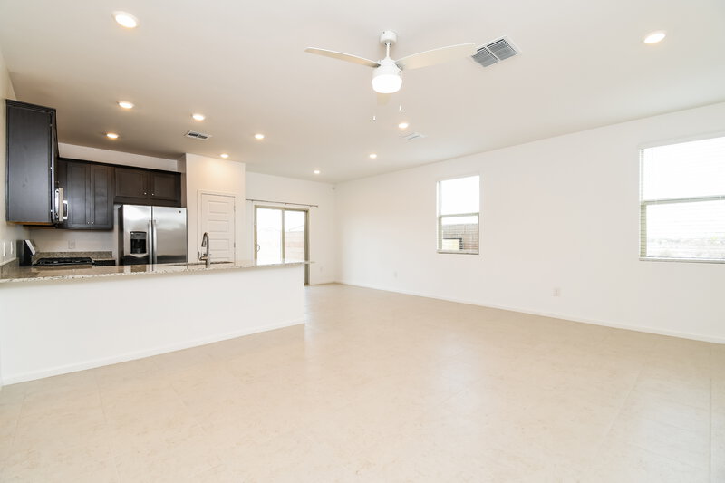 2,035/Mo, 10410 W Beaman Ln Marana, AZ 85653 Living Room View