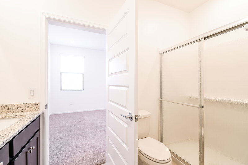 2,035/Mo, 10410 W Beaman Ln Marana, AZ 85653 Main Bathroom View 2