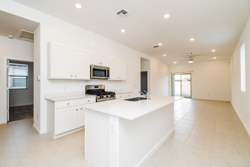 2,030/Mo, 10302 W Sumullen St Marana, AZ 85653 Kitchen View