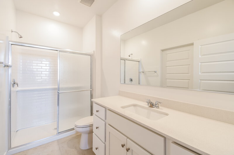2,030/Mo, 10302 W Sumullen St Marana, AZ 85653 Main Bathroom View