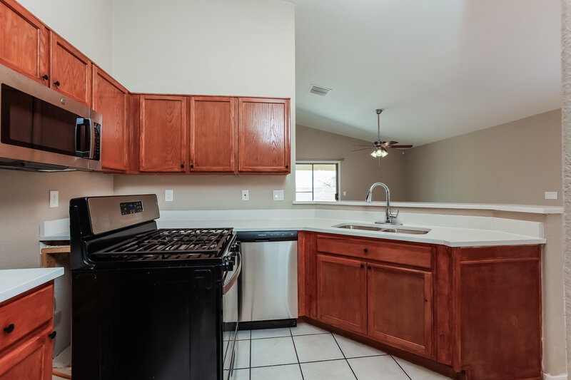 1,730/Mo, 6265 W Velvet Senna Dr Tucson, AZ 85757 Kitchen View 2