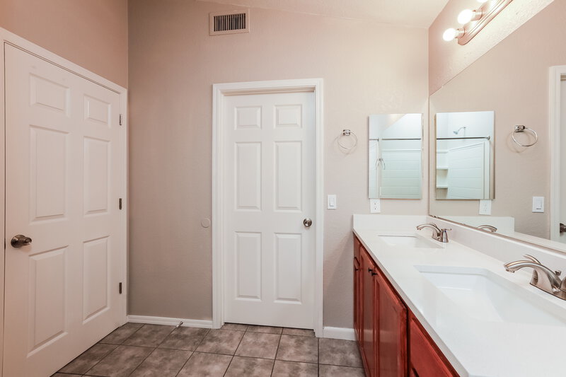 1,730/Mo, 6265 W Velvet Senna Dr Tucson, AZ 85757 Main Bathroom View 2