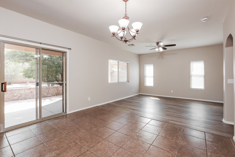 2,105/Mo, 39371 S Cinch Strap Pl Tucson, AZ 85739 Dining Room View