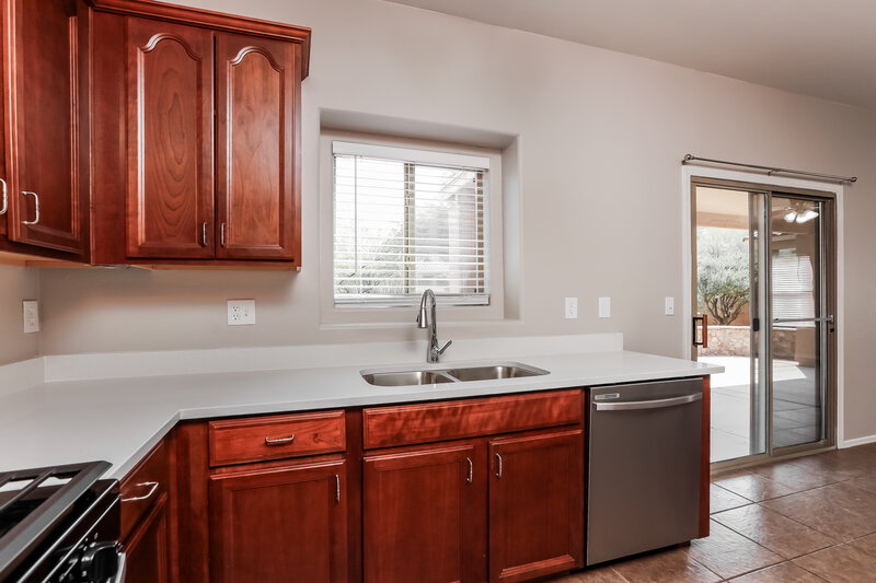 2,105/Mo, 39371 S Cinch Strap Pl Tucson, AZ 85739 Kitchen View 2