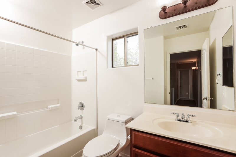 2,105/Mo, 39371 S Cinch Strap Pl Tucson, AZ 85739 Bathroom View