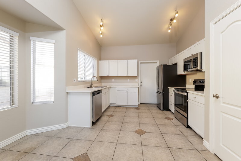 1,885/Mo, 9940 E Paseo San Bruno Tucson, AZ 85747 Kitchen View