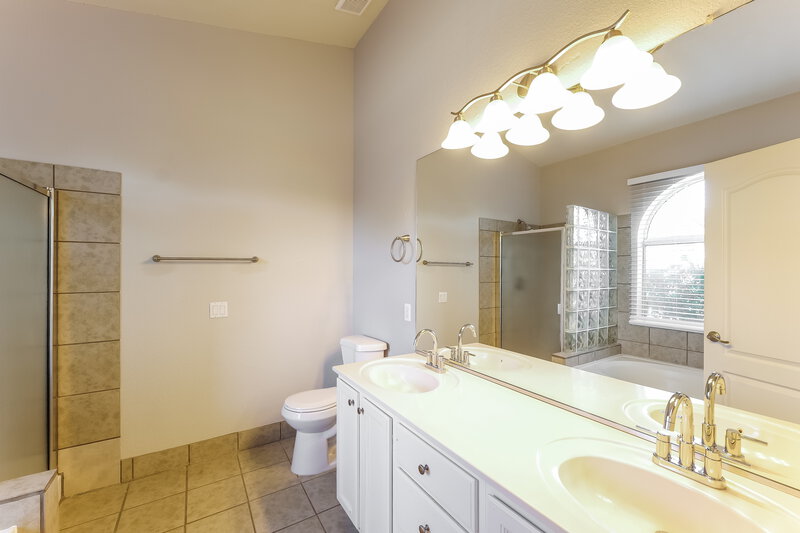 1,885/Mo, 9940 E Paseo San Bruno Tucson, AZ 85747 Main Bathroom View