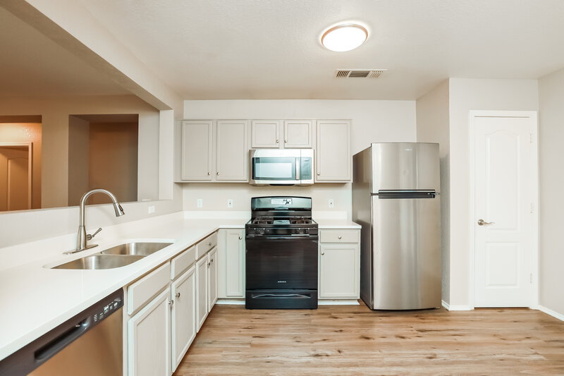 1,685/Mo, 7393 S Messala Ct Tucson, AZ 85746 Kitchen View 2