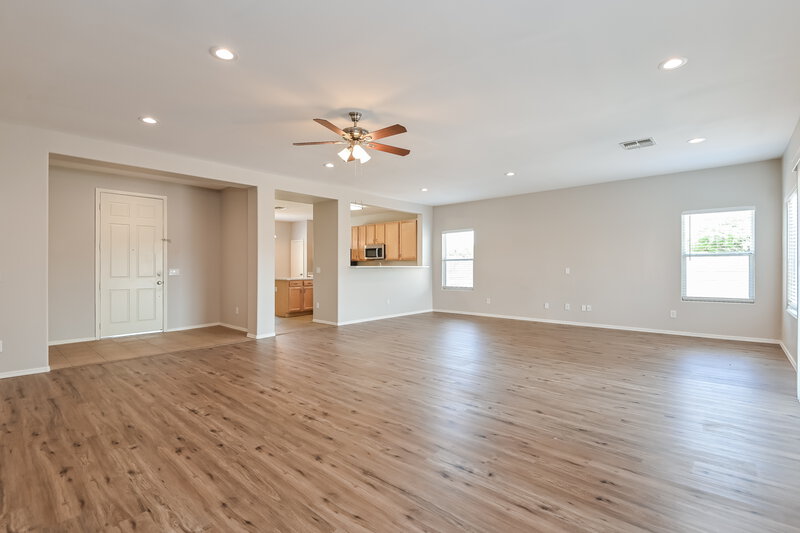 2,110/Mo, 6871 S Martlet Dr Tucson, AZ 85756 Living Room View