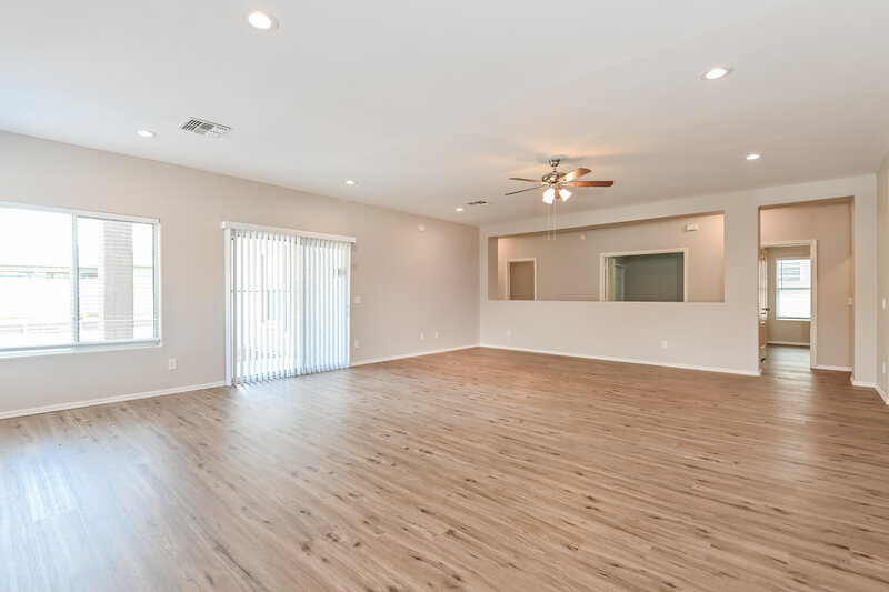 2,110/Mo, 6871 S Martlet Dr Tucson, AZ 85756 Living Room View 2