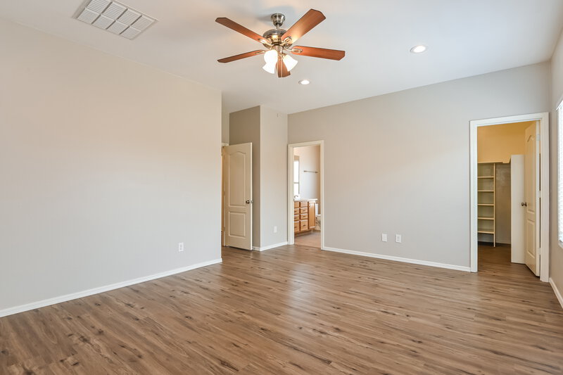 2,110/Mo, 6871 S Martlet Dr Tucson, AZ 85756 Main Bedroom View 2