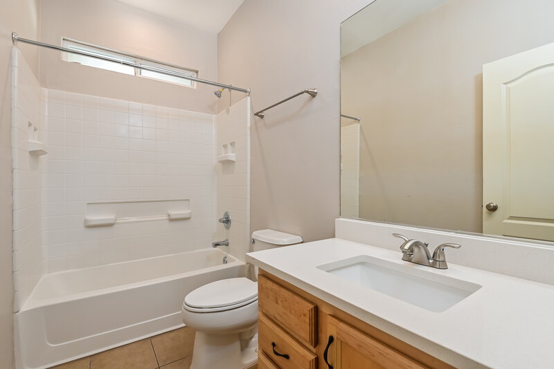 2,110/Mo, 6871 S Martlet Dr Tucson, AZ 85756 Bathroom View