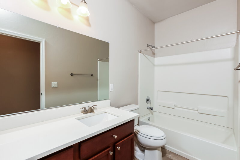 1,675/Mo, 6269 S Reed Bunting Dr Tucson, AZ 85757 Bathroom View
