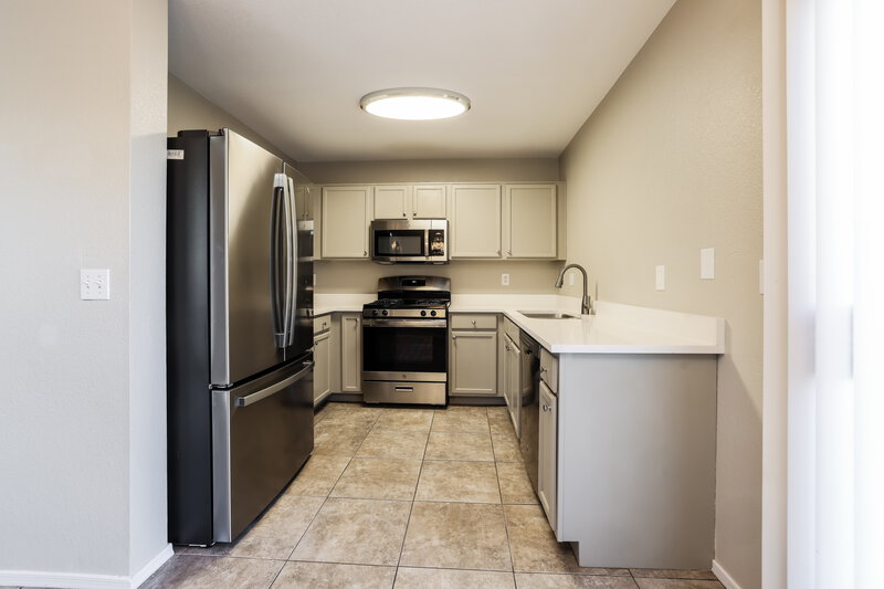 1,700/Mo, 5243 S Via Laguna Blanca Tucson, AZ 85706 Kitchen View