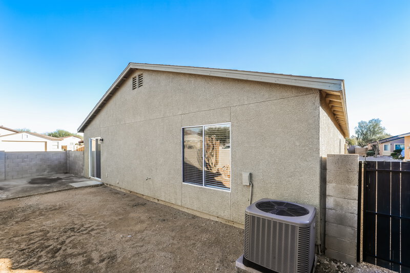 1,700/Mo, 5243 S Via Laguna Blanca Tucson, AZ 85706 Rear View 2