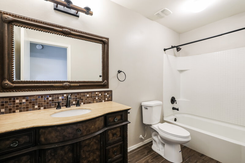 1,895/Mo, 7655 W Tight Line Dr Tucson, AZ 85757 Main Bathroom View