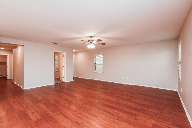 1,905/Mo, 3787 E Bright View St Tucson, AZ 85706 Living Room View 2
