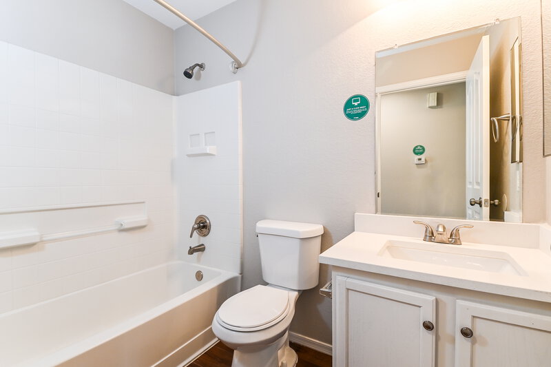 1,905/Mo, 3787 E Bright View St Tucson, AZ 85706 Main Bathroom View