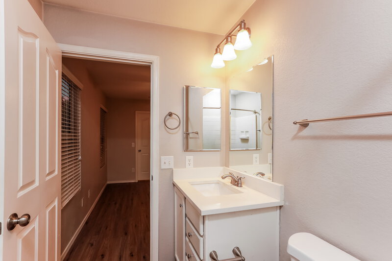 1,905/Mo, 3787 E Bright View St Tucson, AZ 85706 Bathroom View