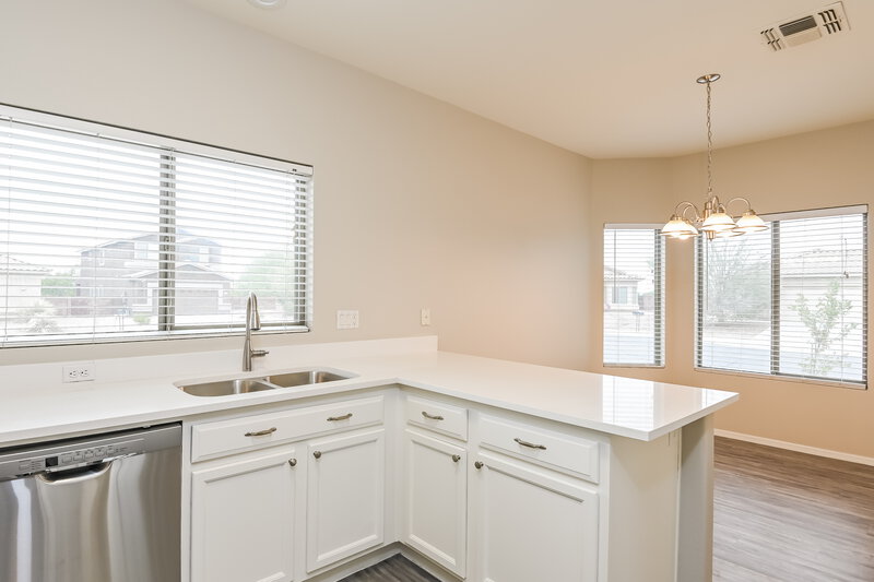 1,935/Mo, 11967 W Fontenelle Dr Marana, AZ 85653 Kitchen View