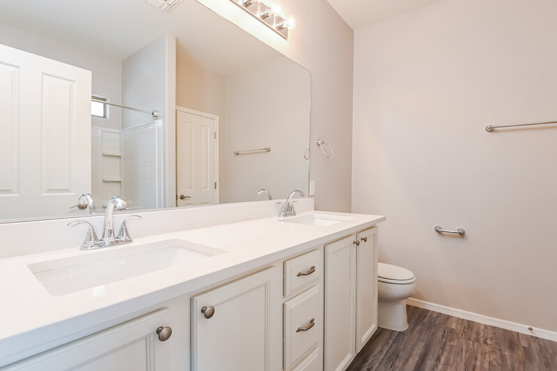 1,935/Mo, 11967 W Fontenelle Dr Marana, AZ 85653 Main Bathroom View 2