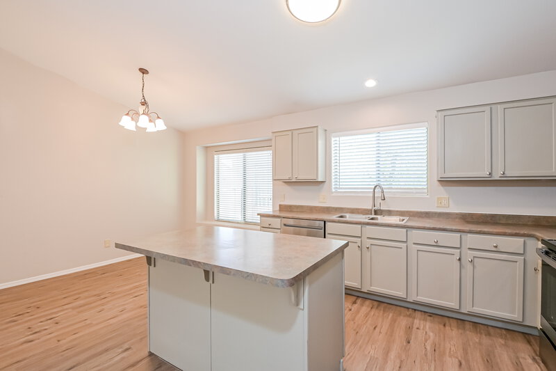 1,820/Mo, 4360 E Mesquite Desert Trail Tucson, AZ 85706 Kitchen View