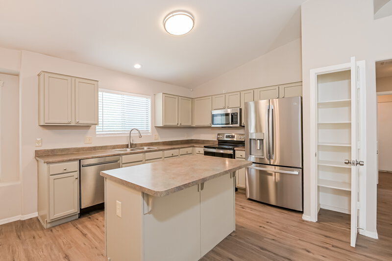 1,820/Mo, 4360 E Mesquite Desert Trail Tucson, AZ 85706 Kitchen View 3
